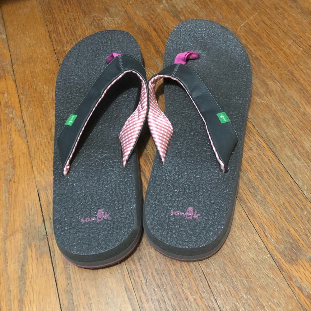 Sanuk sandals
